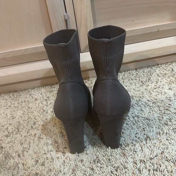 Steve Madden Boots Womens Reece Sock Bootie Gray Fabric Pull On - Picture 4 of 7